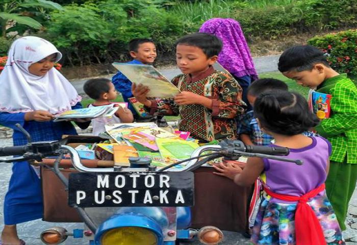 Bersama Motor Pusaka Sugeng Tumbuhkan Minat Baca